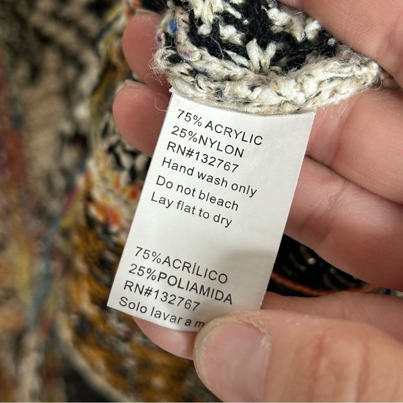 Baciano By Bacci Colorful Aztec Fringe Knit Sweater - Picture 10 of 12